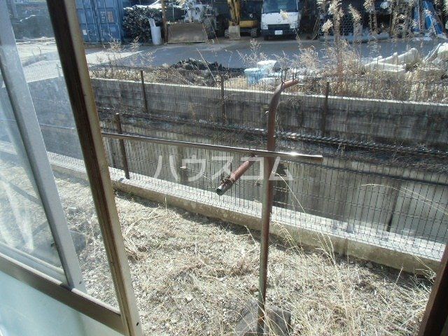 【刈谷市西境町のアパートの庭】