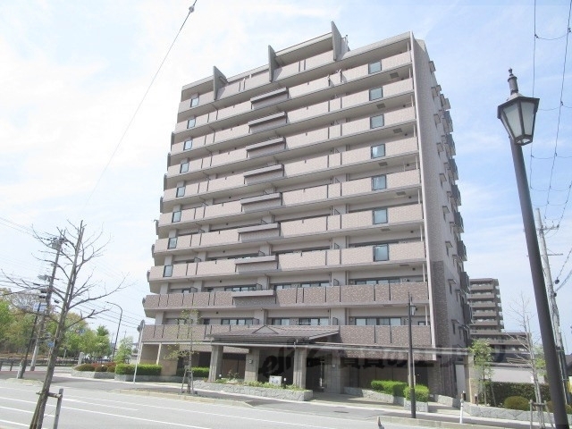 長浜市公園町のマンションの建物外観