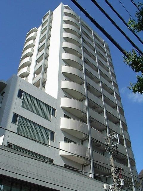 【足立区千住中居町のマンションの建物外観】