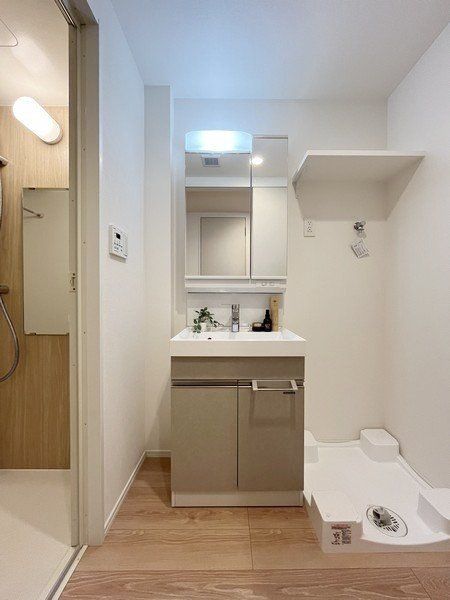 洗面設備　※モデルルーム（代表タイプ）のため家具等は付きません