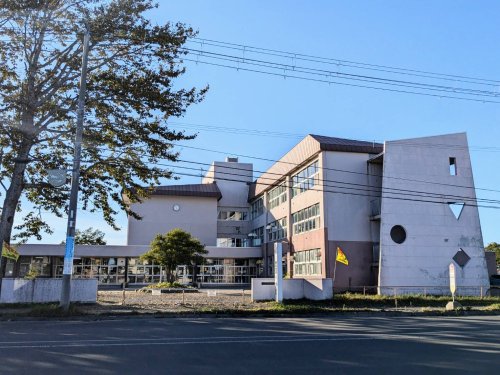 小学校　愛国小学校（小学校）まで919m