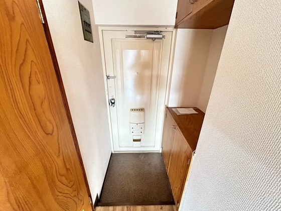 玄関　※別部屋の写真です