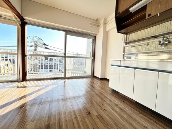 居室・リビング　※別部屋の写真です