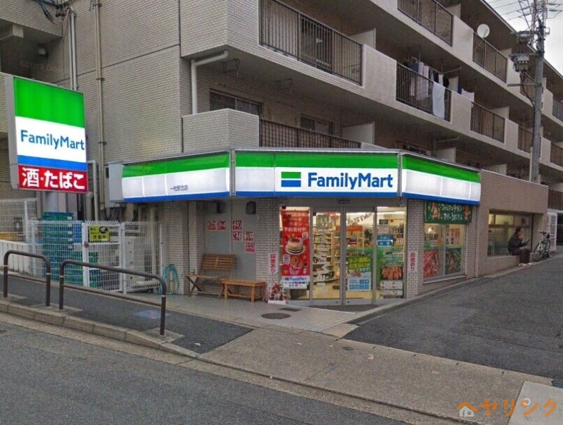 コンビニ　ファミリーマート一社駅北店（コンビニ）まで216m