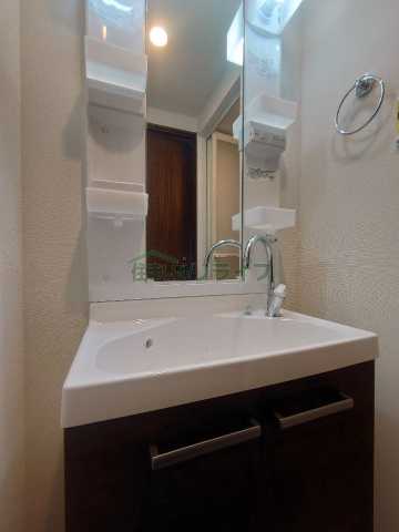 洗面設備　別部屋の参考写真になります。