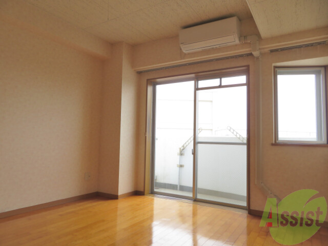 居室・リビング　陽当りが良く、広々としているのでリラックスできそうですね。