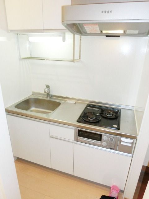 キッチン　お掃除の楽なシステムキッチン。