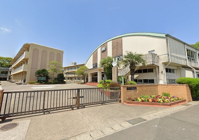 中学校　宮崎市立大塚中学校（中学校）まで1213m