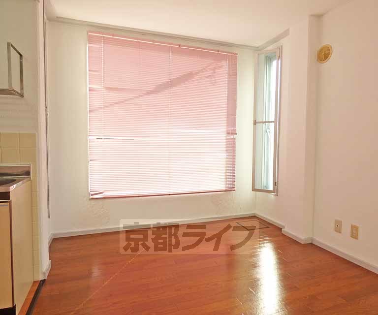 居室・リビング　使いやすい間取りの洋室です。