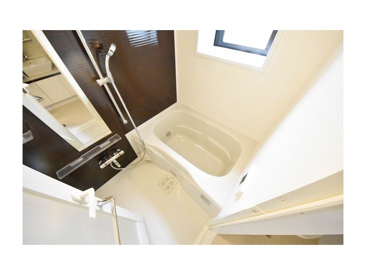 バス・シャワールーム　写真は同マンションの別の部屋の場合があります