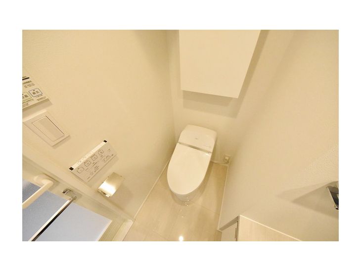 トイレ　写真は同マンションの別の部屋の場合があります