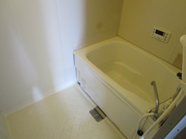 バス・シャワールーム　便利な追い炊きと自動湯張り機能付きのお風呂です♪