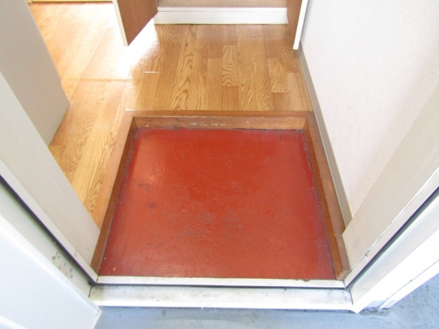 玄関　※別のお部屋の写真です