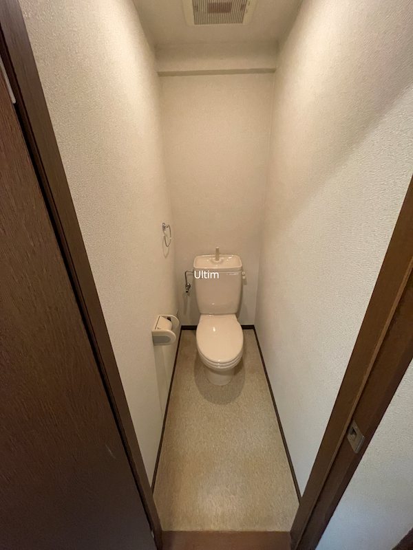 トイレ　別室の画像です、ご参考までに