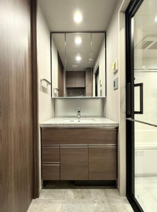 洗面設備　※別部屋の参考写真です。