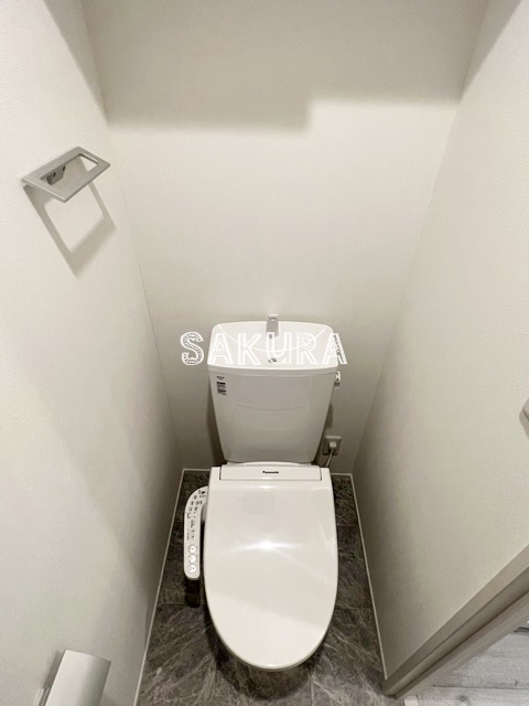 トイレ　落ち着いた色調のトイレです♪