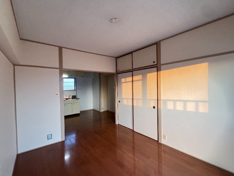 居室・リビング　同建物別部屋