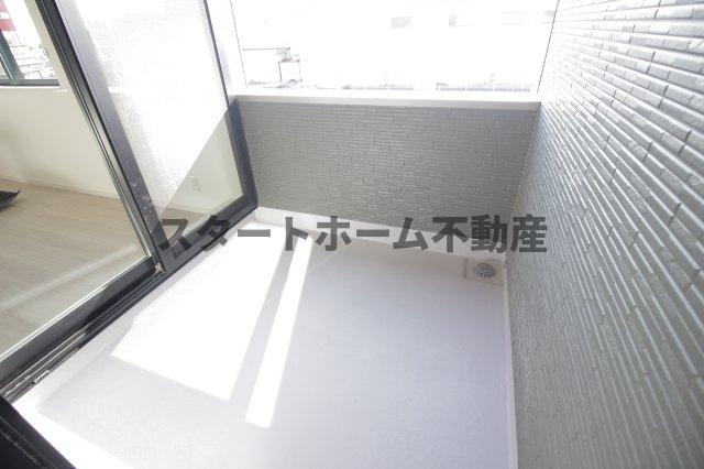 バルコニー　バルコニーからの眺めを楽しみながら食事をしませんか