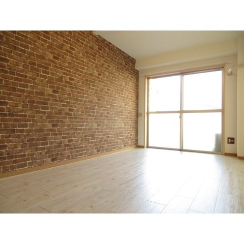 居室・リビング　☆明るい洋室☆