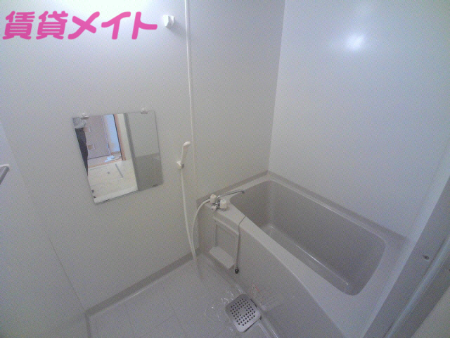 バス・シャワールーム　同建物別部屋写真です