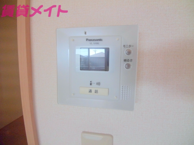 セキュリティ　同建物別部屋写真です