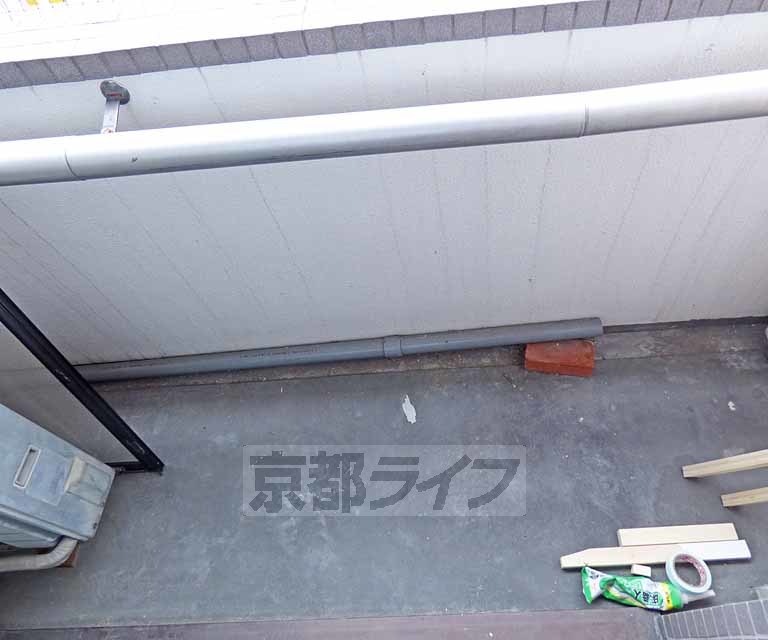 バルコニー　洗濯を干すには十分なスペースです。