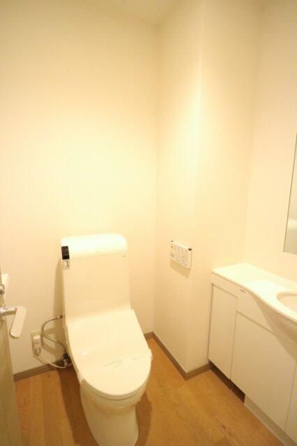 トイレ　写真は同タイプ住居です。