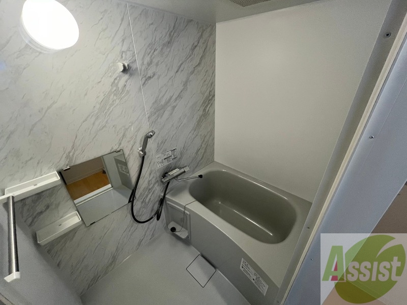 バス・シャワールーム　お風呂になります。一日の疲れを癒してくださいね。