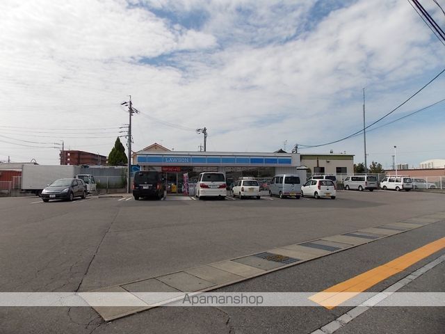 コンビニ　ローソン川島町松原店（コンビニ）まで526m