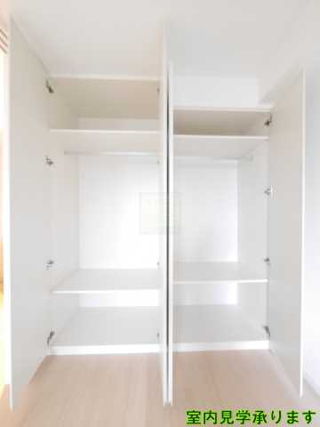 収納　インプレストコア四谷坂町