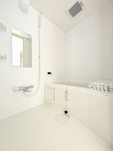 バス・シャワールーム　【浴室】※退去前につき他号室のお写真となります。