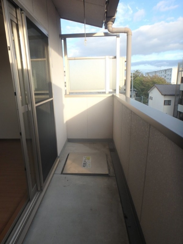 バルコニー　間取反転タイプ