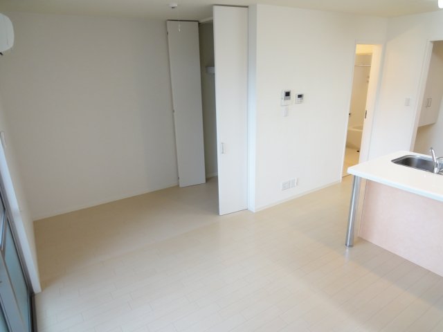 居室・リビング　同物件別号室の写真です。