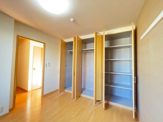 収納　クローゼット