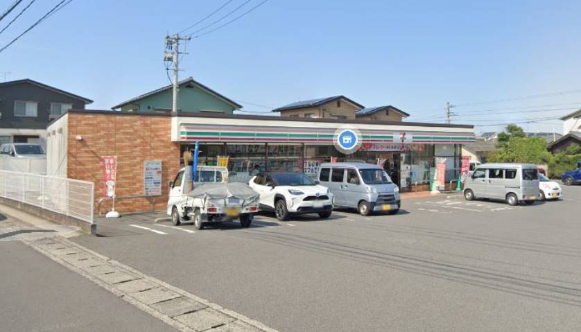 コンビニ　セブンイレブン（コンビニ）まで319m