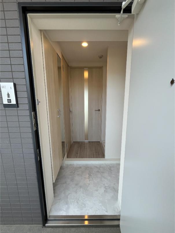 玄関　(参考)同間取り602号室の写真です。