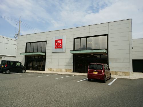 ショッピングセンター　ユニクロ イズミヤ神戸玉津店（ショッピングセンター）まで250m
