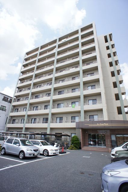 建物外観　外壁タイル貼・高級感のある外観です。