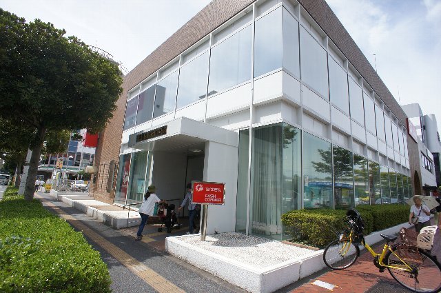 銀行　千葉行稲毛海岸支店（銀行）まで956m