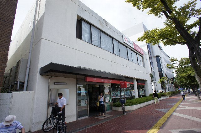 銀行　三菱東京UFJ銀行新稲毛支店（銀行）まで905m