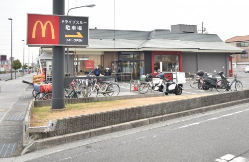 飲食店　マクドナルド ２号線武庫川店（飲食店）まで594m