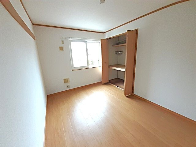 その他部屋・スペース　南向き洋室フローリング