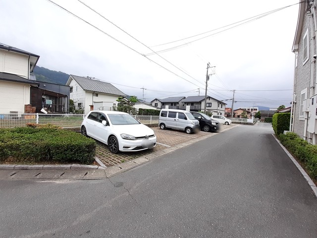 駐車場　平面駐車場2台契約可
