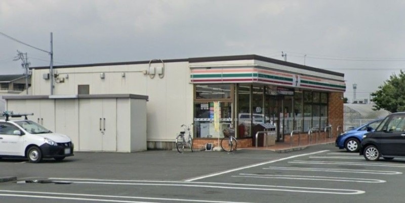 コンビニ　セブンイレブン浜松豊西店（コンビニ）まで653m