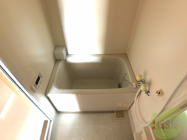 バス・シャワールーム　お風呂には追炊機能が付いています。洗い場も十分なスペース。