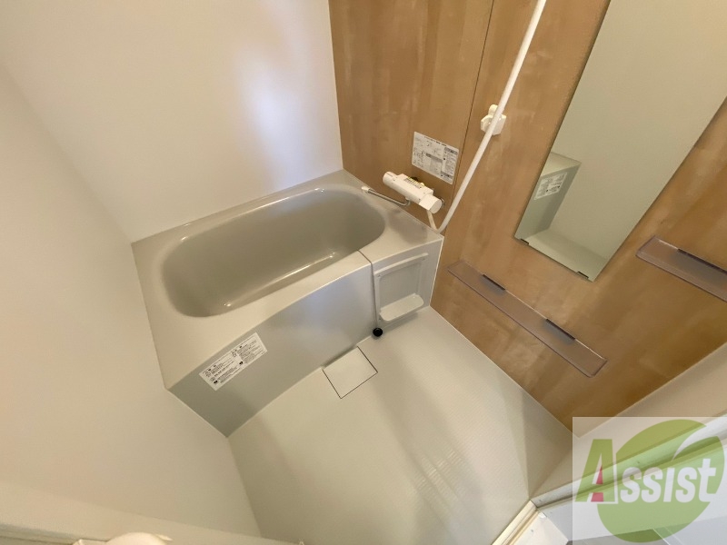 バス・シャワールーム　お風呂になります。一日の疲れを癒してくださいね。