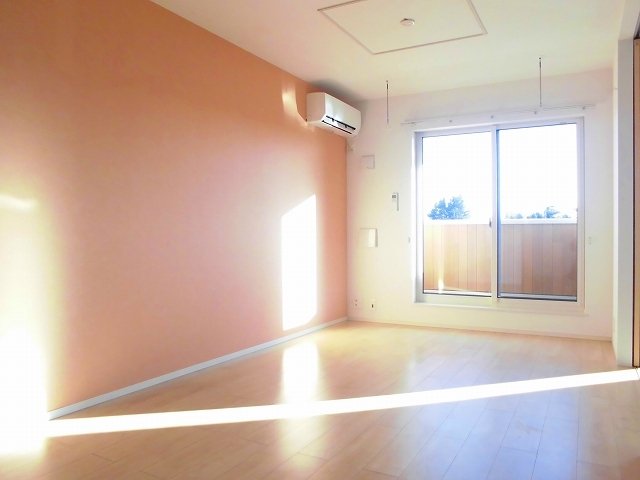 居室・リビング　ゆったり過ごせる居間です