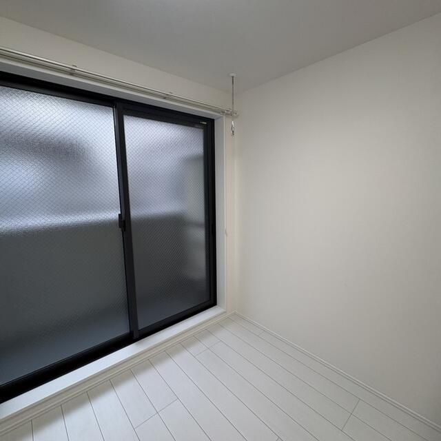 バルコニー　暖かな日差しのふりそそぐバルコニー