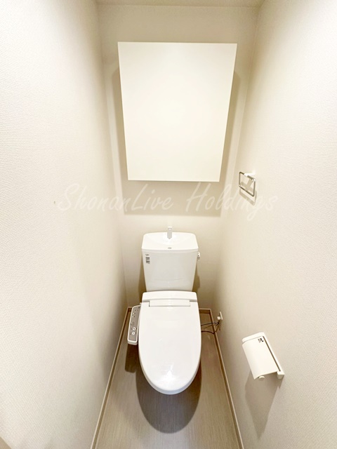 トイレ　収納付きのトイレ