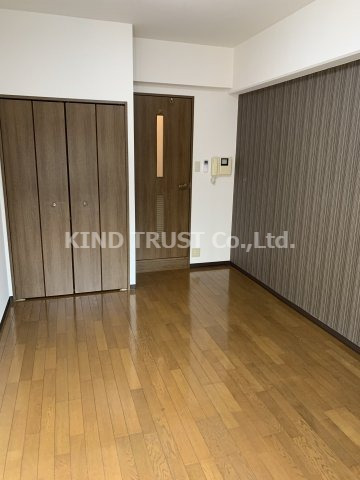 居室・リビング　落ち着いた雰囲気のお部屋です